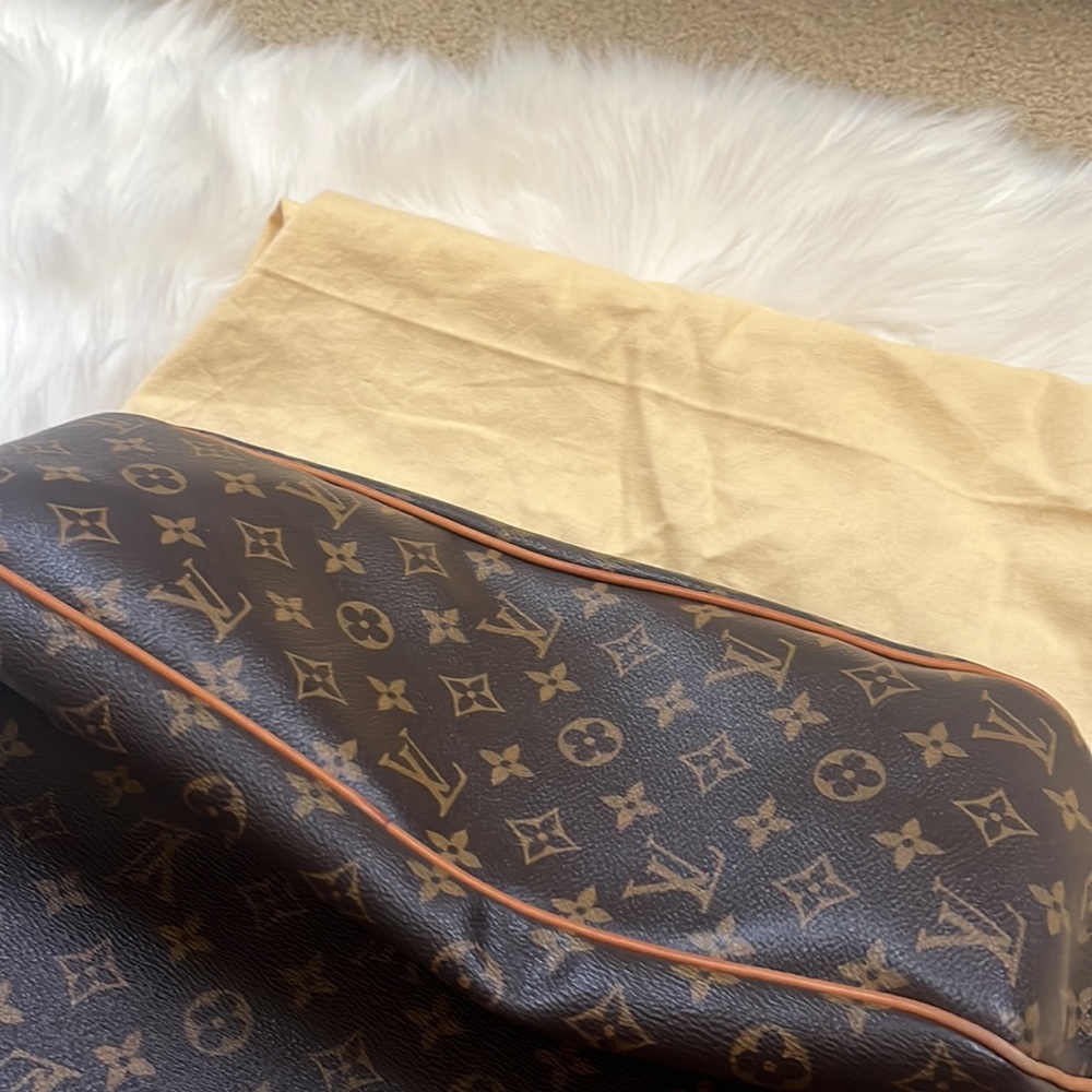 Authentic Louis with pink interior - Picture 6 of 7